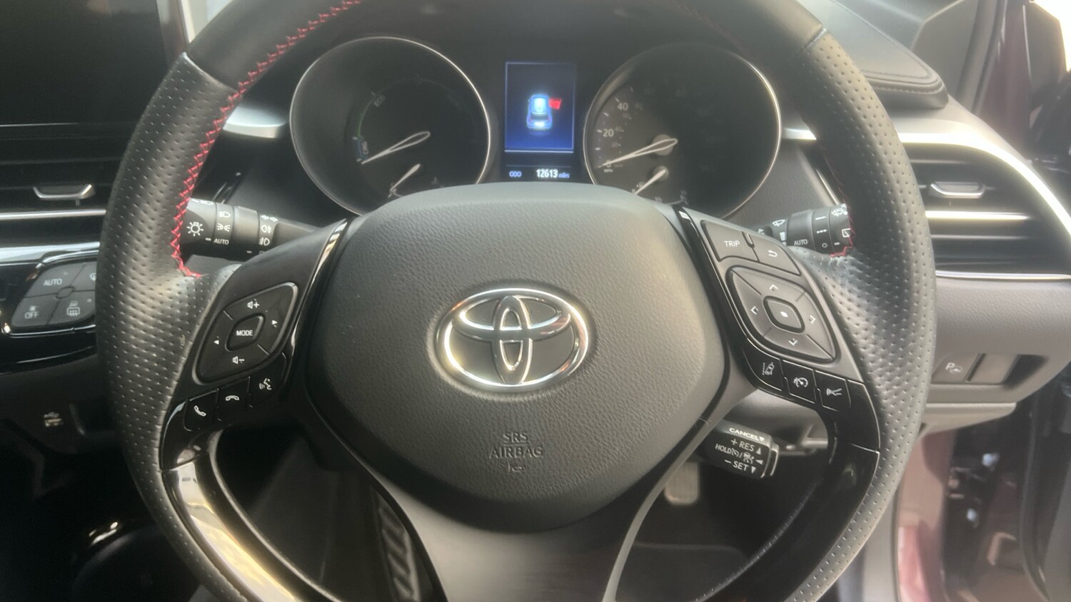 Used Toyota C-HR 2023 for sale - 76234557: Photo 8