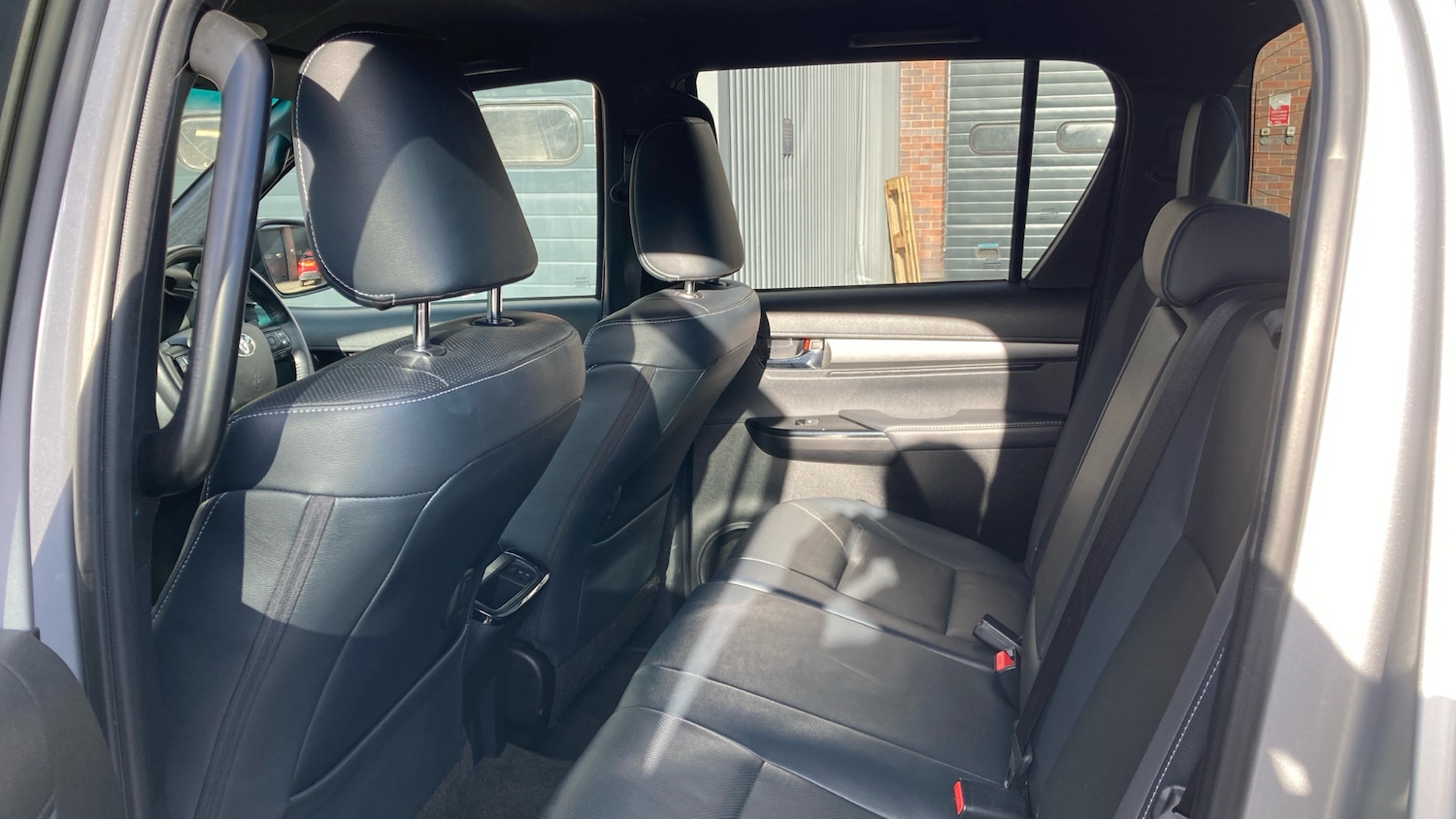 Used Toyota Hilux 2023 for sale - 77950330: Photo 13