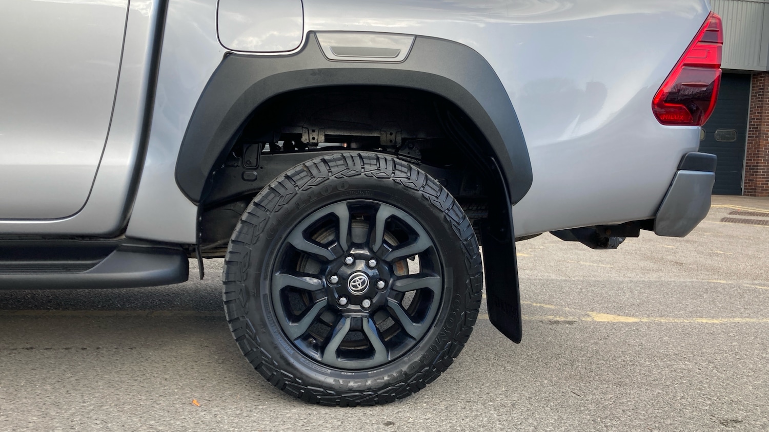 Used Toyota Hilux 2023 for sale - 77950330: Photo 18