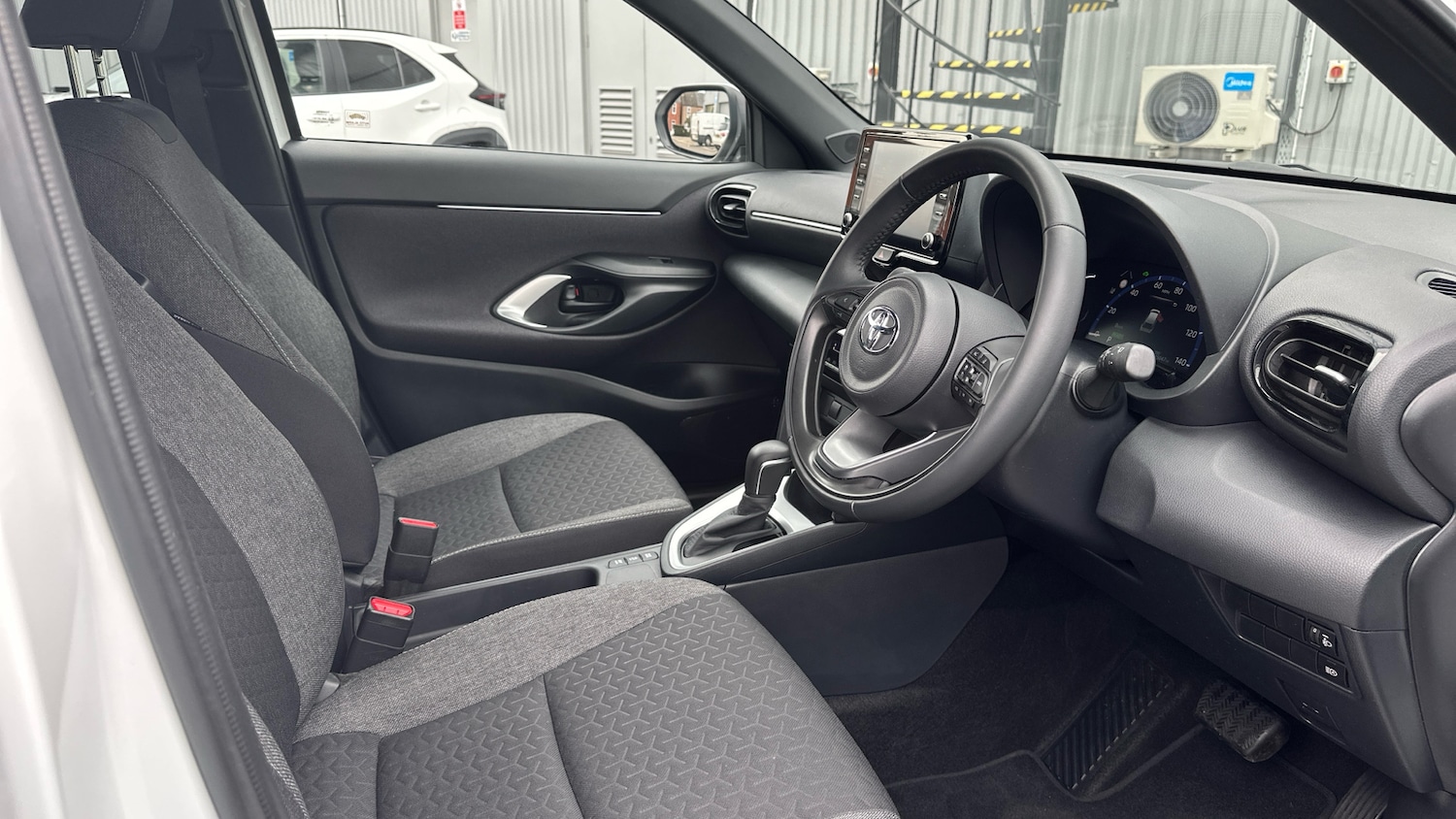 Used Toyota Yaris Cross 2023 for sale - 76117300: Photo 11