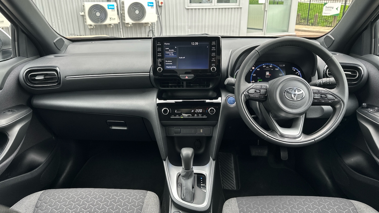Used Toyota Yaris Cross 2023 for sale - 76117300: Photo 5
