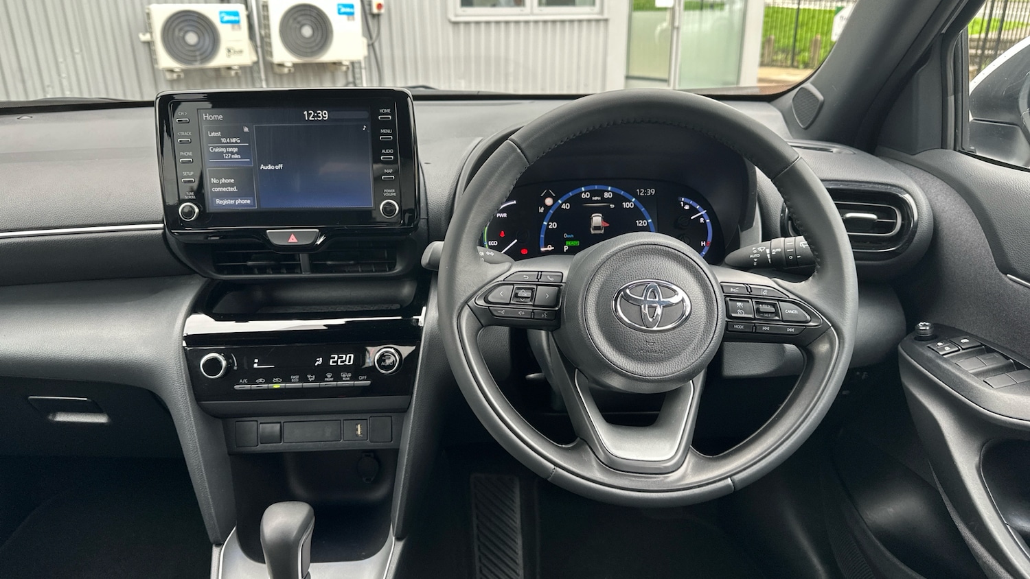Used Toyota Yaris Cross 2023 for sale - 76117300: Photo 6