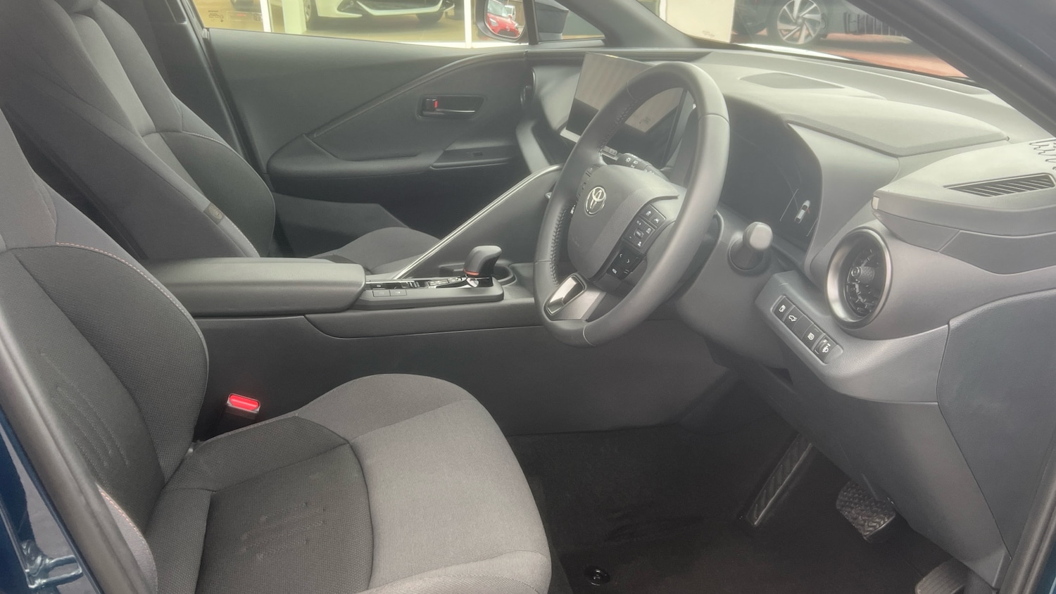 Used Toyota C-HR 2025 for sale - 76157673: Photo 11