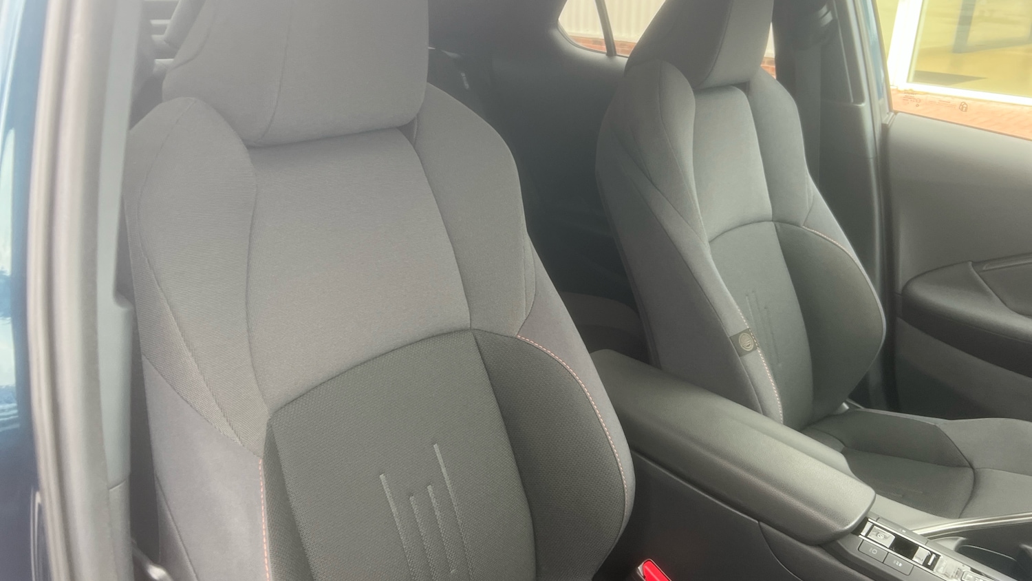 Used Toyota C-HR 2025 for sale - 76157673: Photo 35