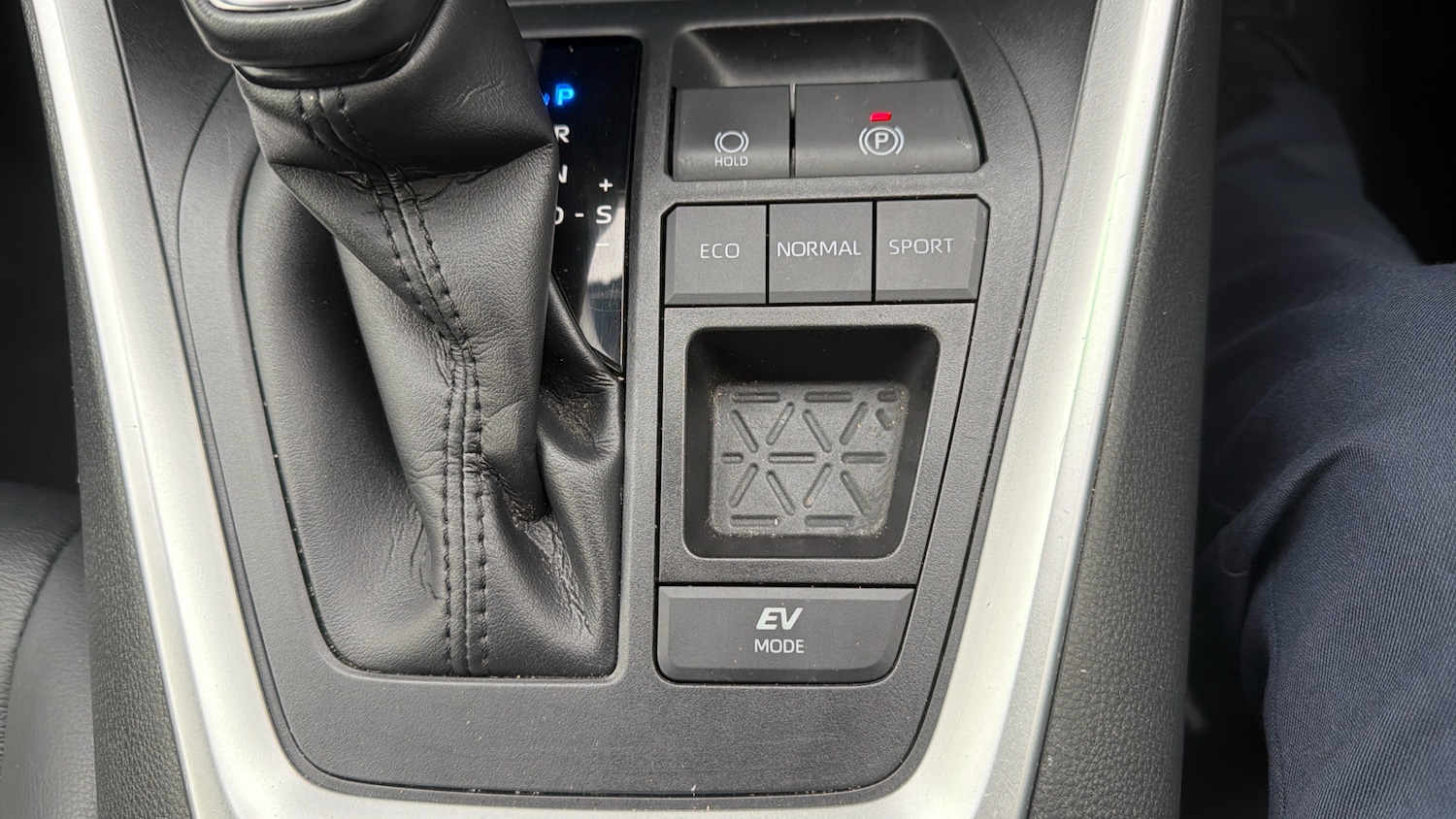 Used Toyota RAV4 2022 for sale - 76796808: Photo 24