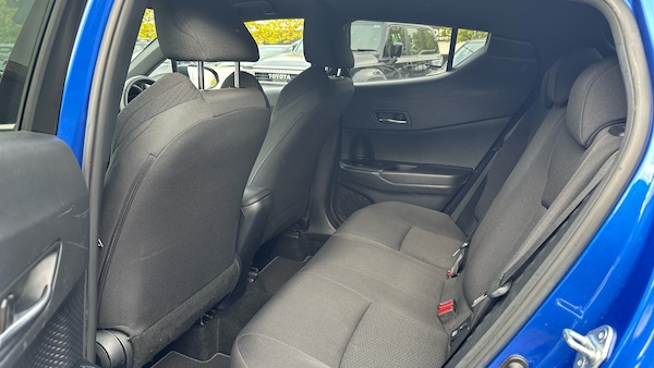 Used Toyota C-HR 2018 for sale - 76330331: Photo 13