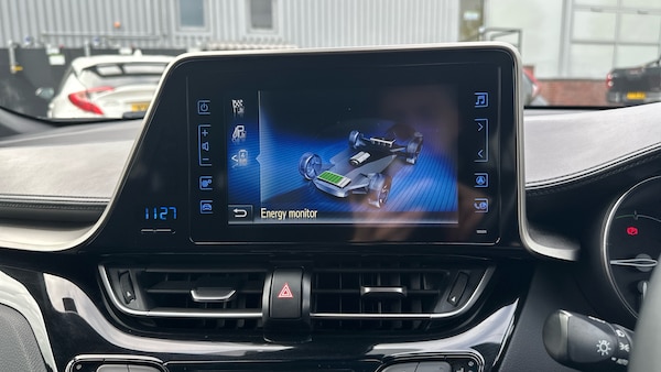 Used Toyota C-HR 2018 for sale - 76330331: Photo 21