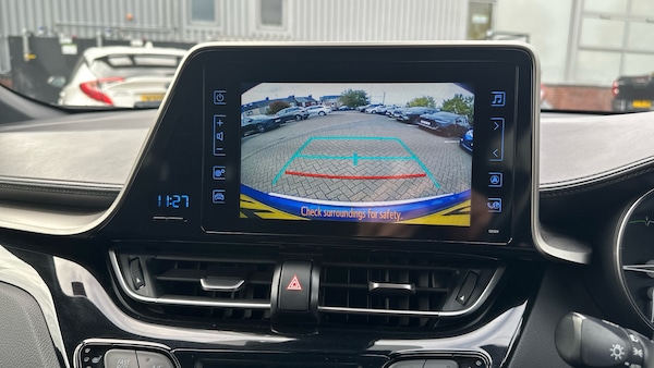 Used Toyota C-HR 2018 for sale - 76330331: Photo 24