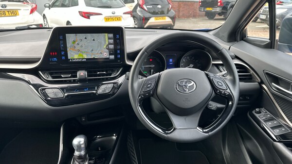Used Toyota C-HR 2018 for sale - 76330331: Photo 6