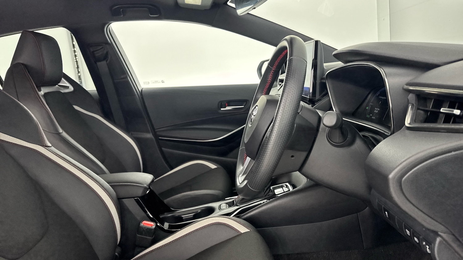 Used Toyota Corolla 2023 for sale - 76612539: Photo 11