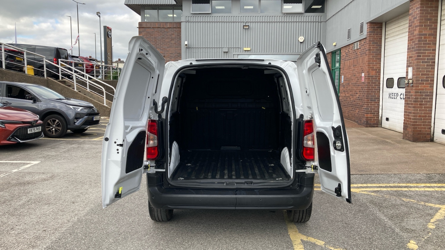 Used Toyota ProAce 2022 for sale - 76504850: Photo 14