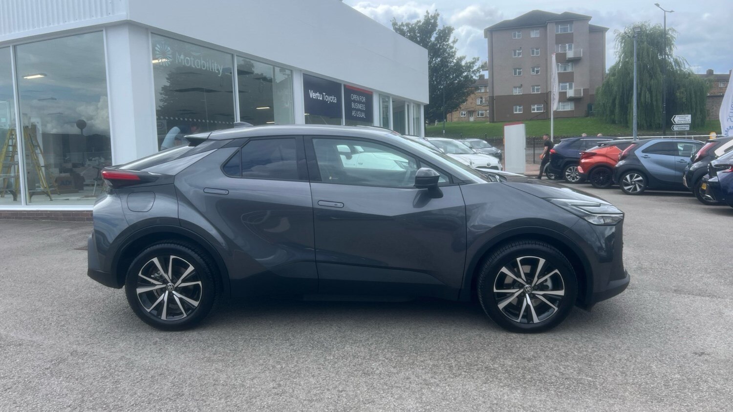 2025 Toyota C-HR 2.0 PHEV Design 5dr CVT Hatchback Hatchback Hybrid Automatic - Picture 16 of 24