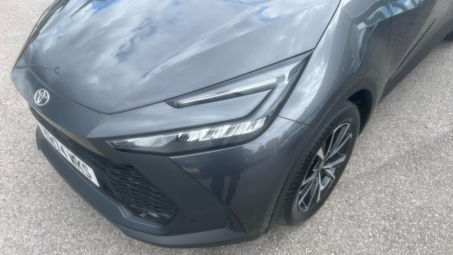 2025 Toyota C-HR 2.0 PHEV Design 5dr CVT Hatchback Hatchback Hybrid Automatic - Picture 21 of 24