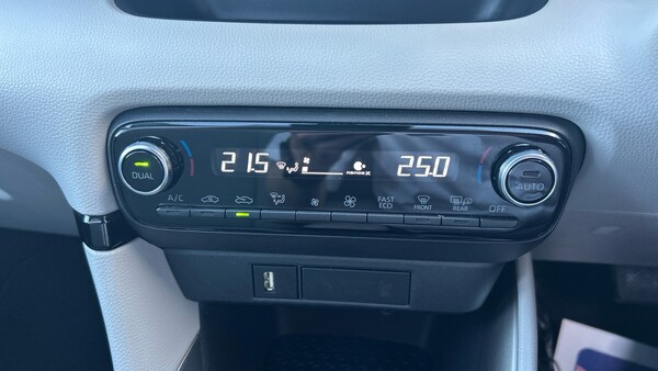 Used Toyota Yaris 2022 for sale - 76193818: Photo 27