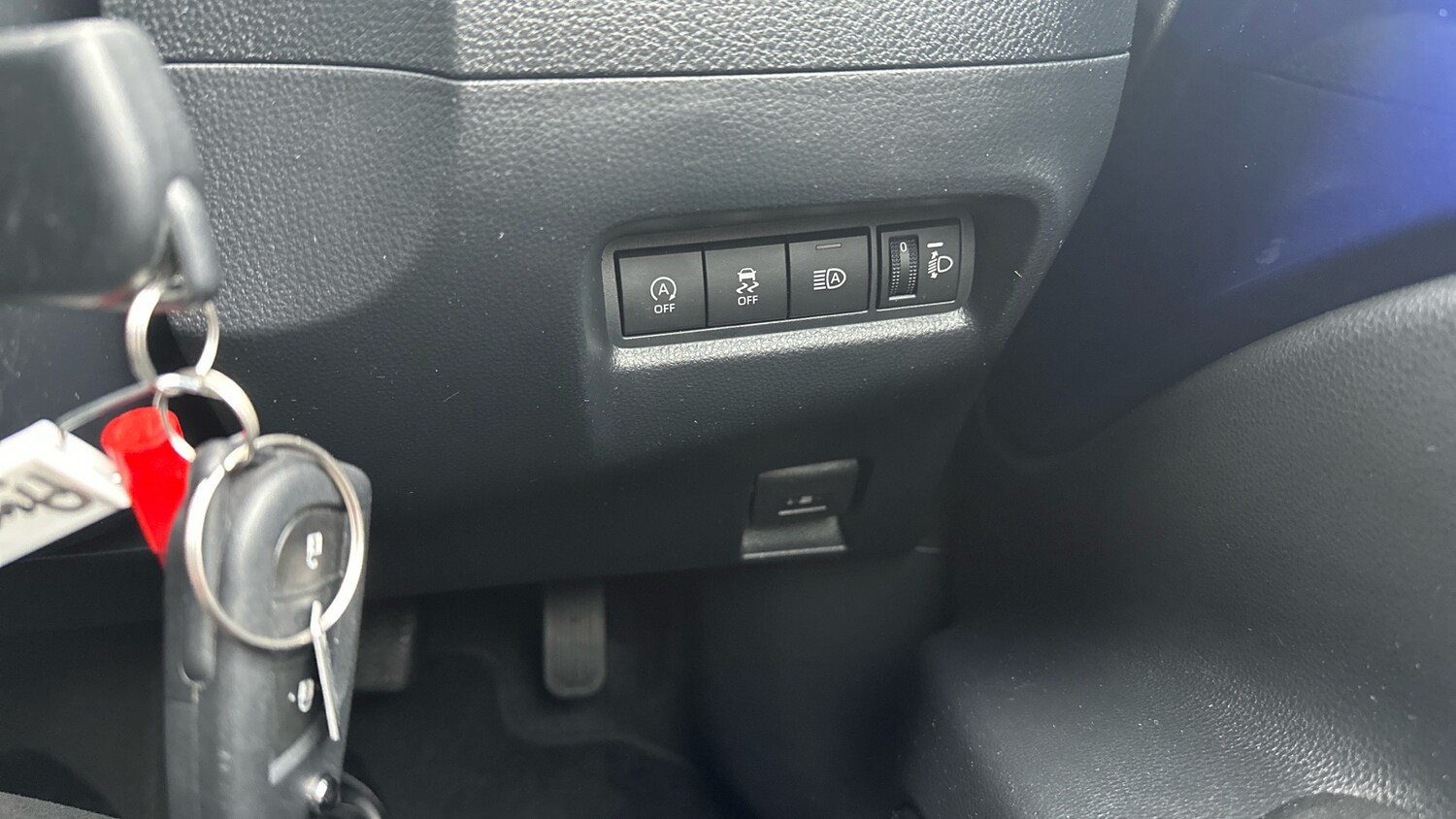 Used Toyota Aygo X 2024 for sale - 76332737: Photo 30