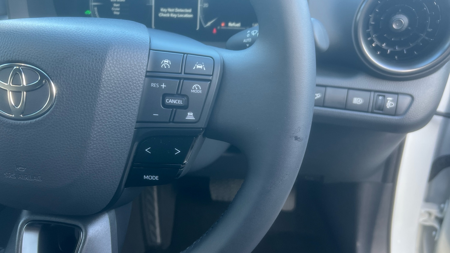 Used Toyota C-HR 2025 for sale - 76881498: Photo 38