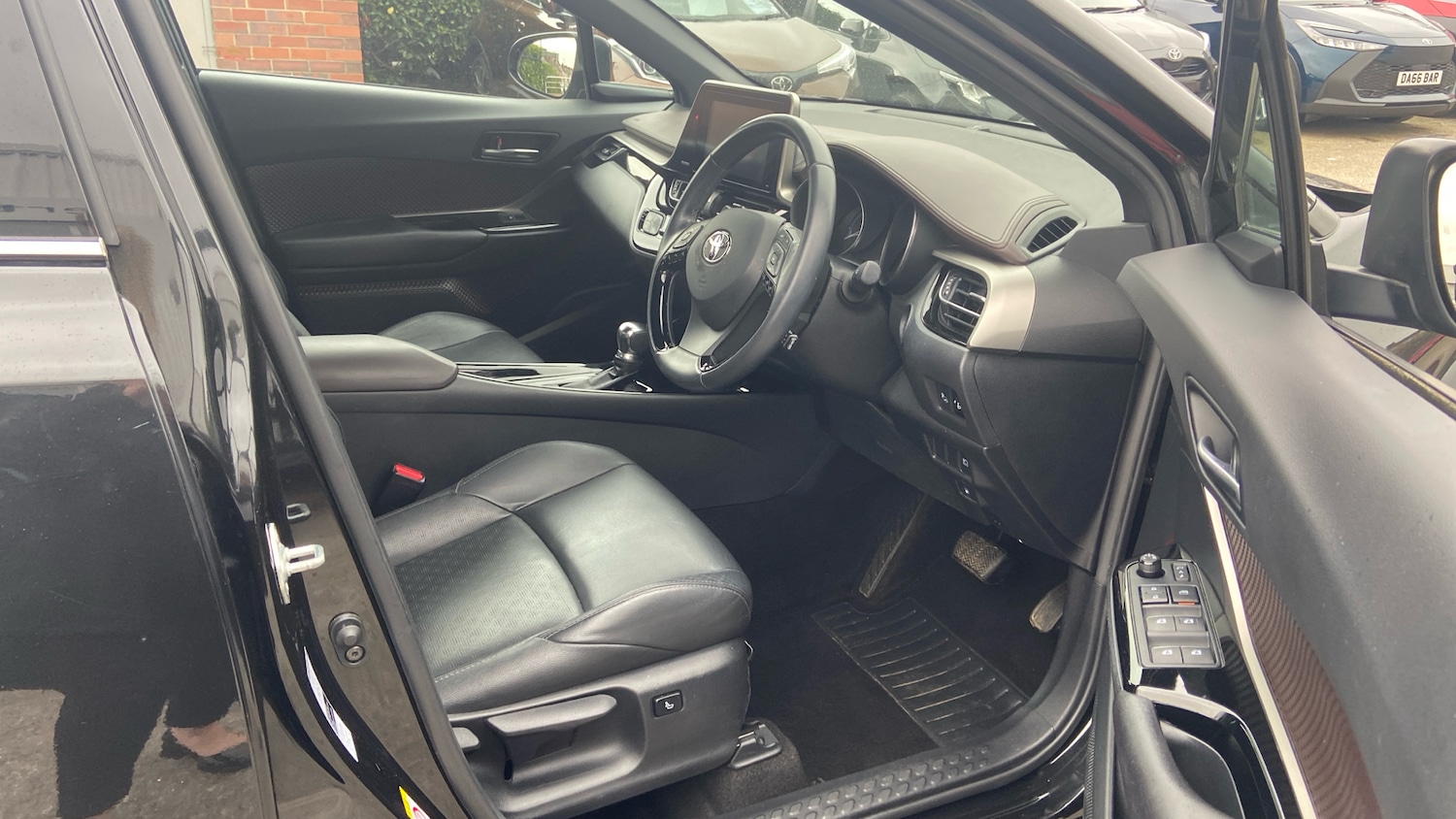 Used Toyota C-HR 2017 for sale - 77946941: Photo 11