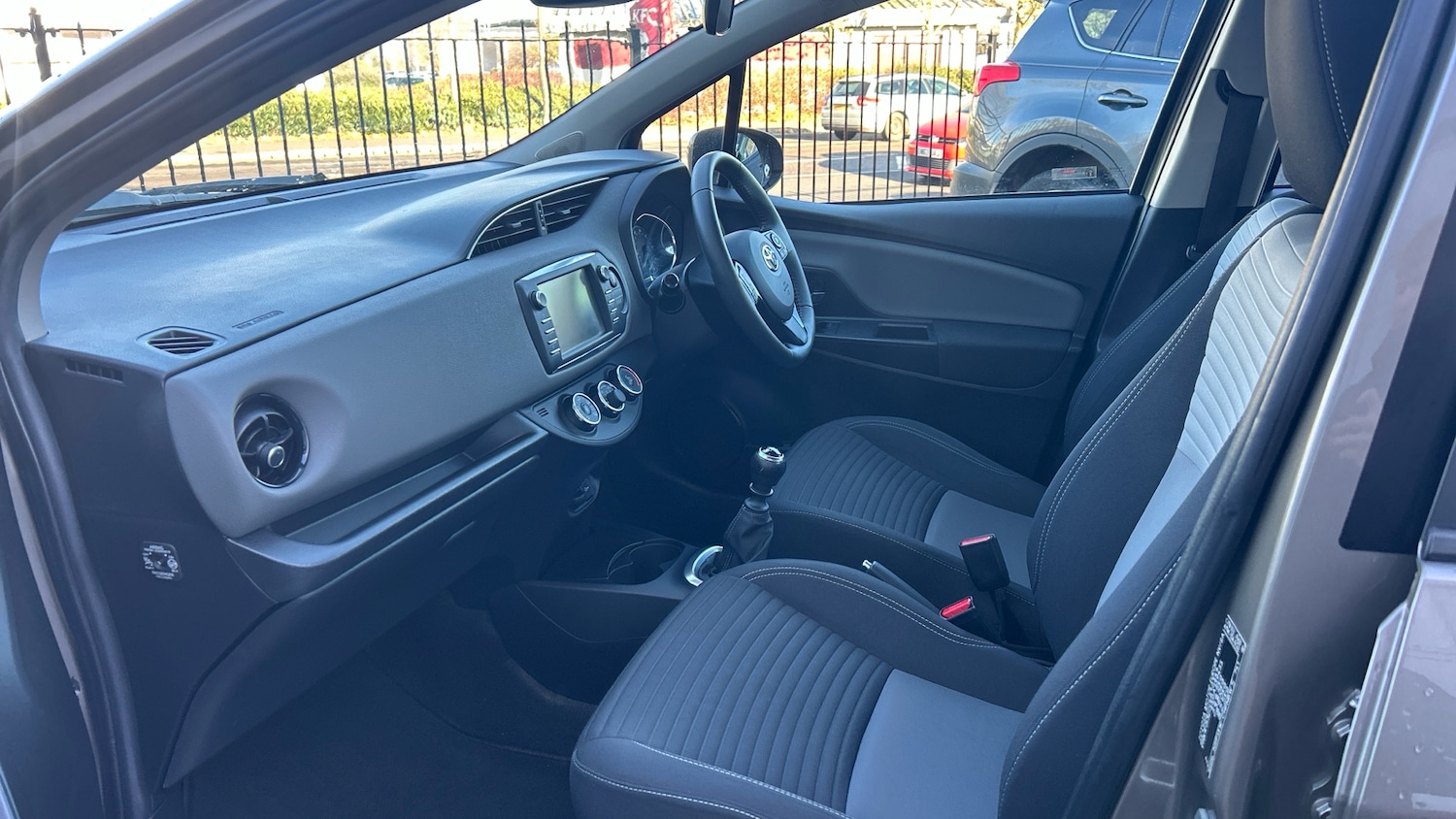 Used Toyota Yaris 2019 for sale - 76662472: Photo 10