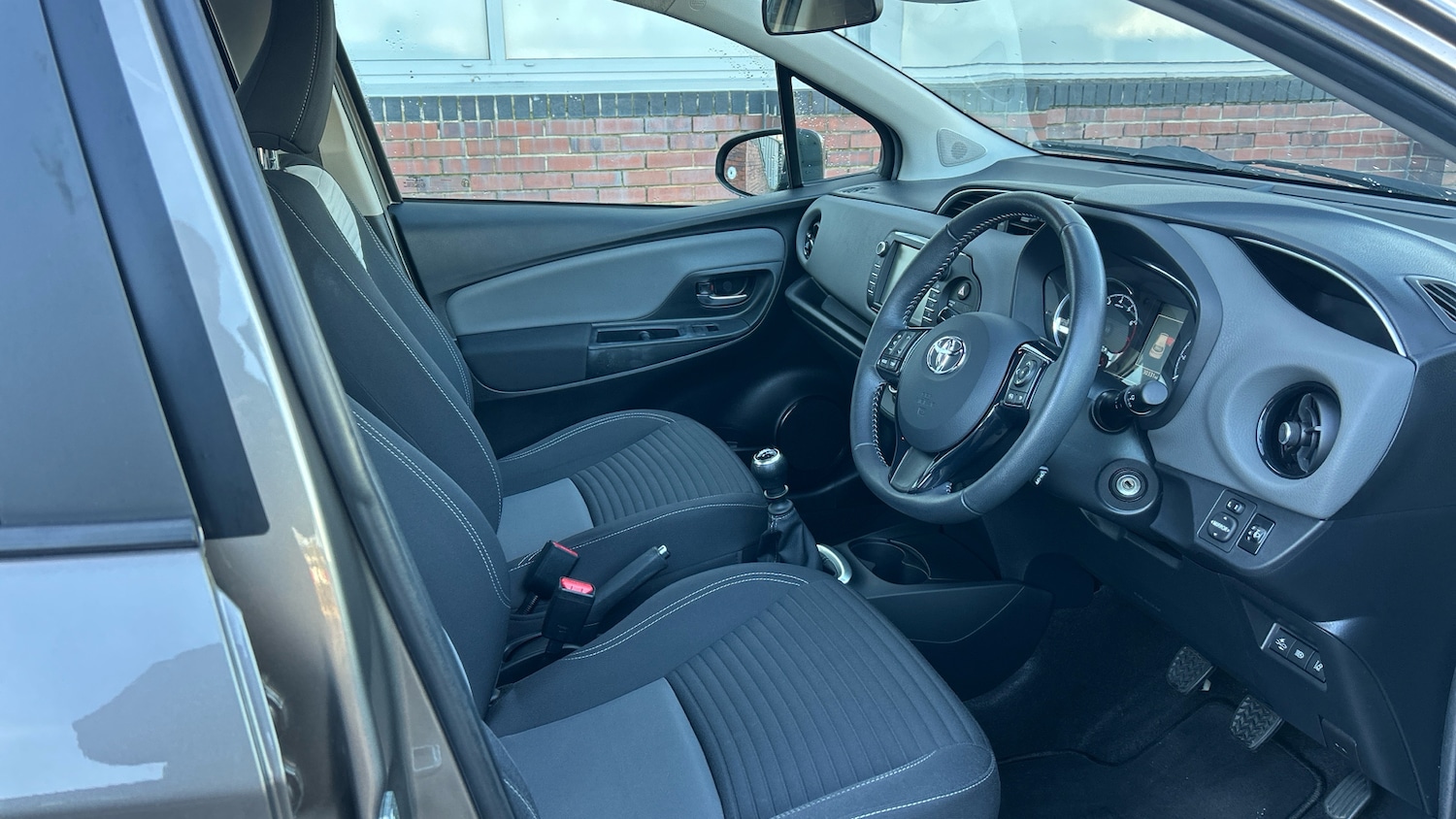 Used Toyota Yaris 2019 for sale - 76662472: Photo 11