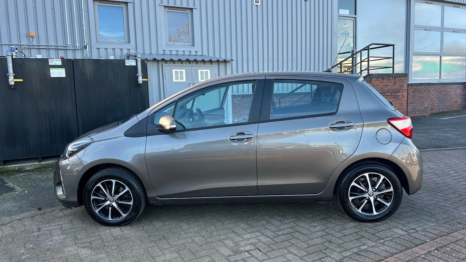 Used Toyota Yaris 2019 for sale - 76662472: Photo 17