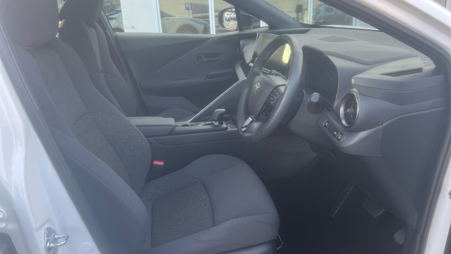 Used Toyota C-HR 2024 for sale - 77180638: Photo 11