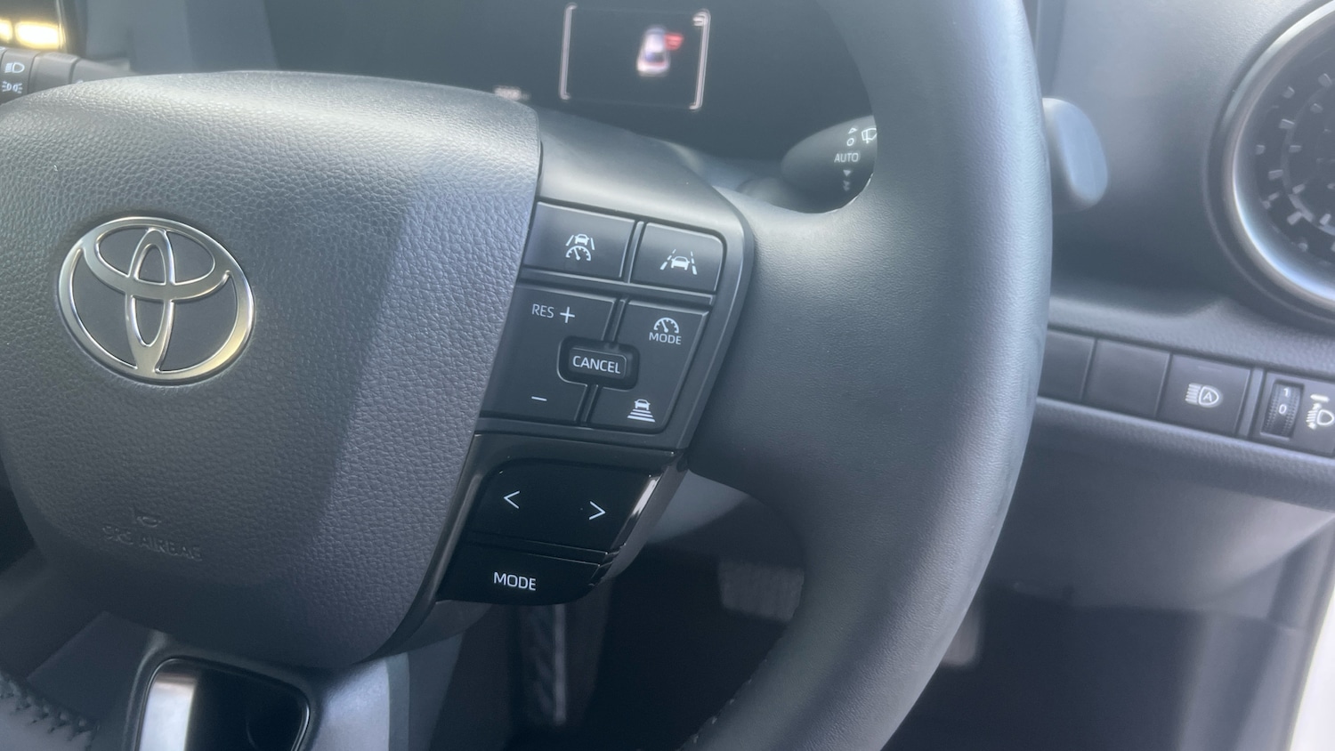 Used Toyota C-HR 2024 for sale - 77180638: Photo 39