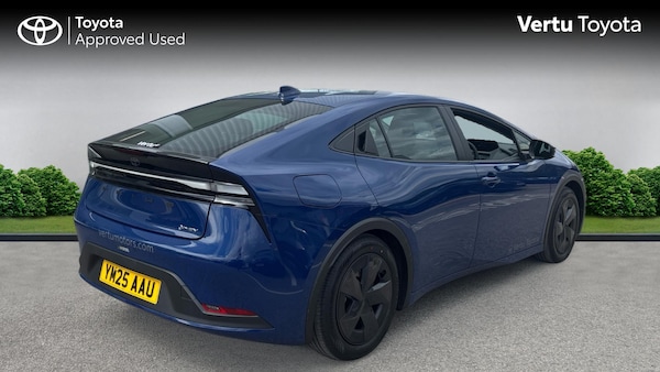 Used Toyota Prius 2025 for sale - 76263737: Photo 2