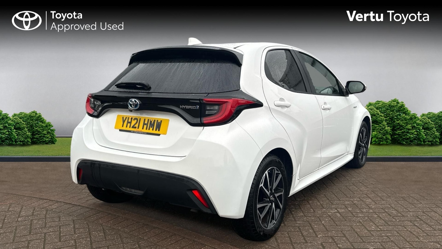 Used Toyota Yaris 2021 for sale - 77619720: Photo 2