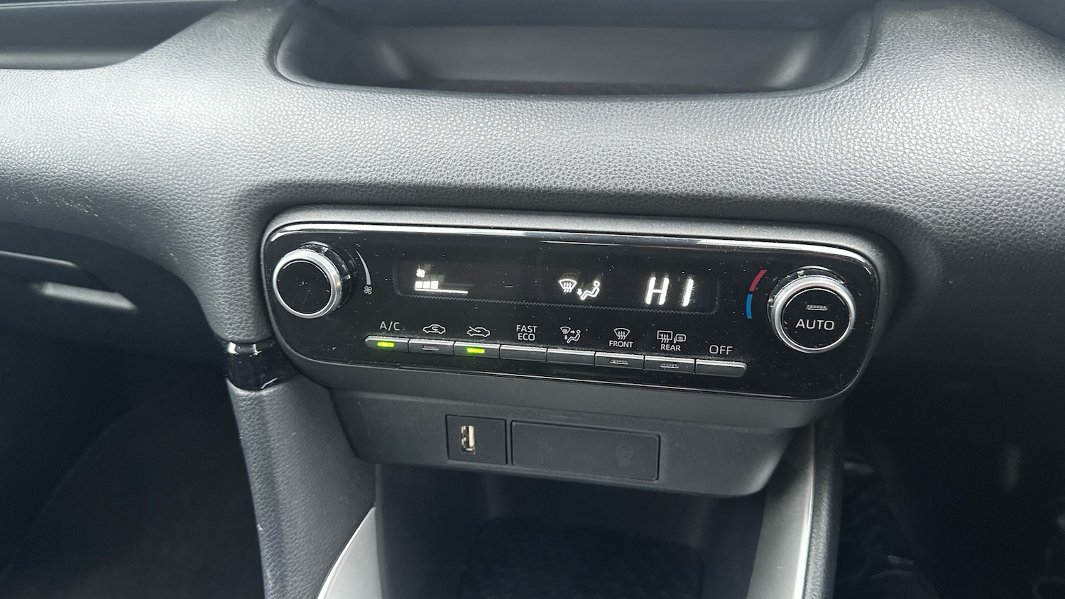 Used Toyota Yaris 2021 for sale - 77619720: Photo 27