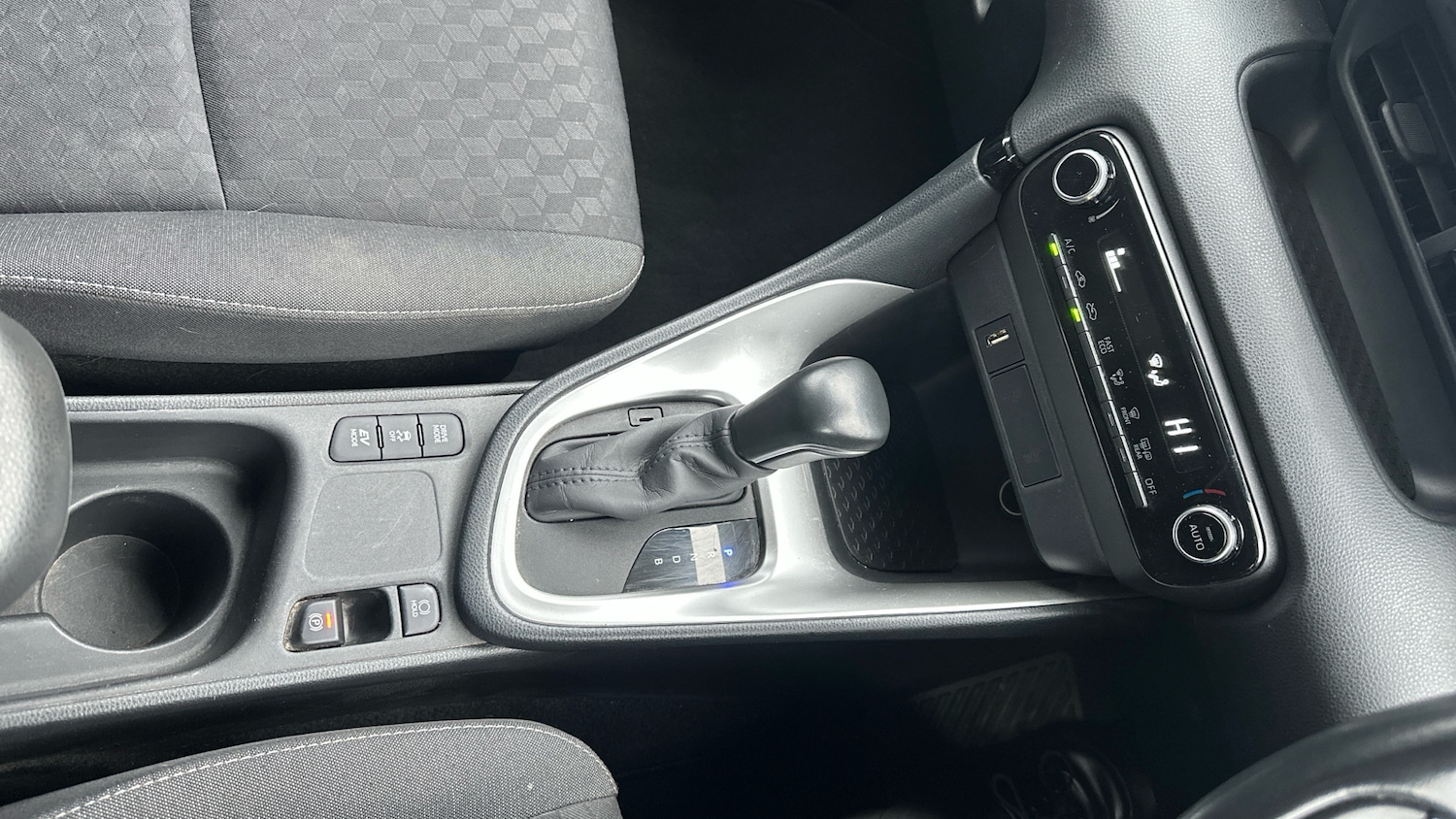 Used Toyota Yaris 2021 for sale - 77619720: Photo 28