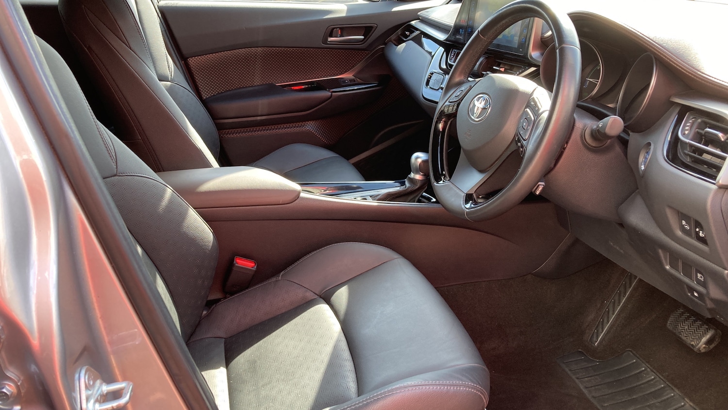 Used Toyota C-HR 2019 for sale - 76544231: Photo 11