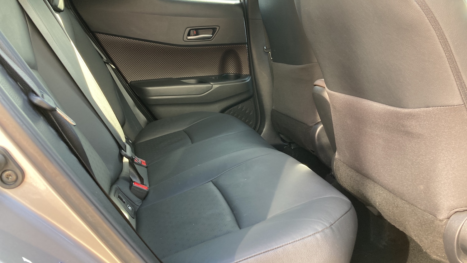 Used Toyota C-HR 2019 for sale - 76544231: Photo 12