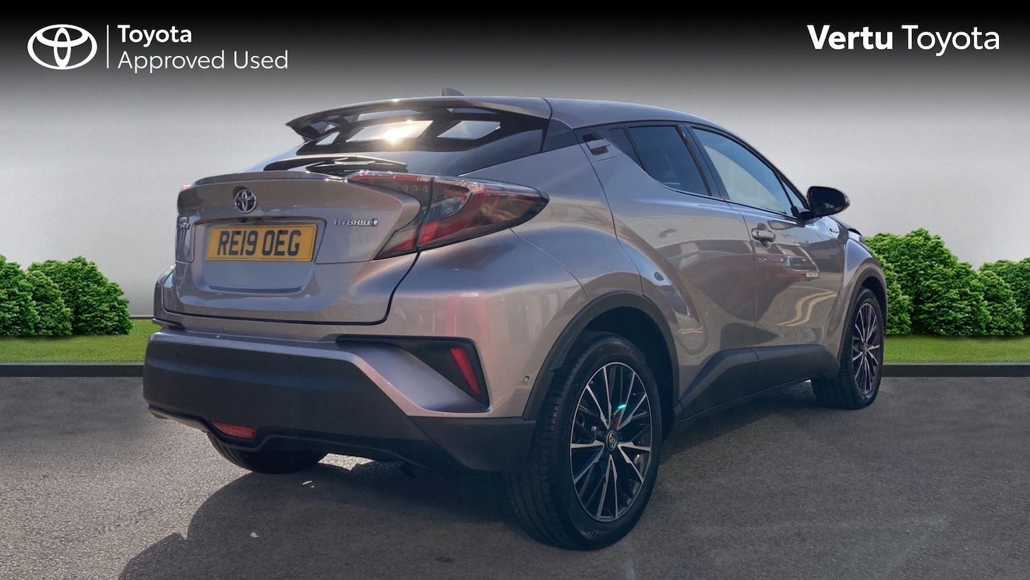 Used Toyota C-HR 2019 for sale - 76544231: Photo 2