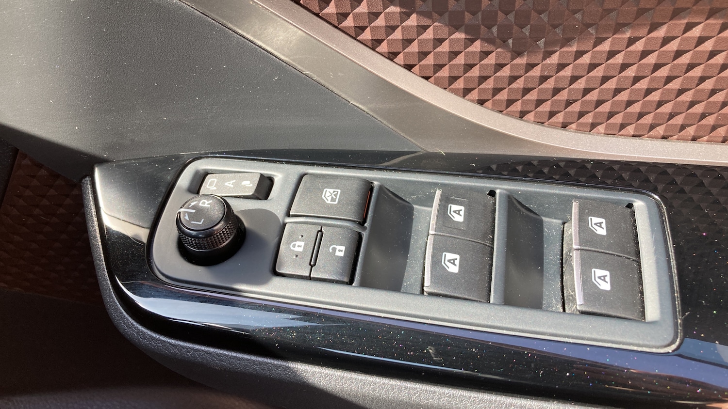 Used Toyota C-HR 2019 for sale - 76544231: Photo 28