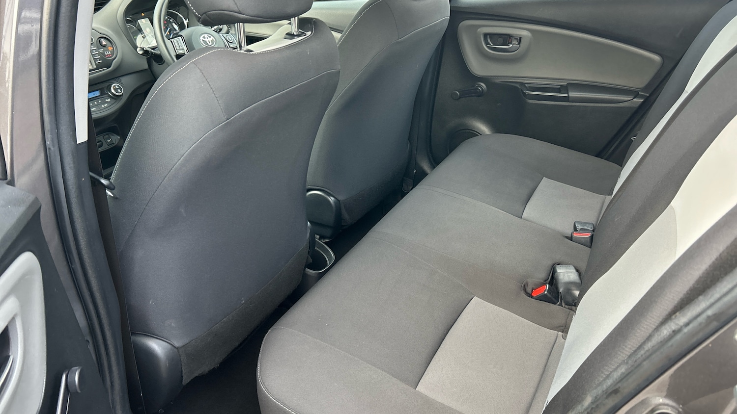 Used Toyota Yaris 2019 for sale - 77273488: Photo 13