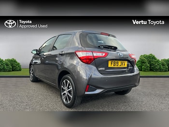 Used Toyota Yaris 2019 for sale - 77273488: Photo
