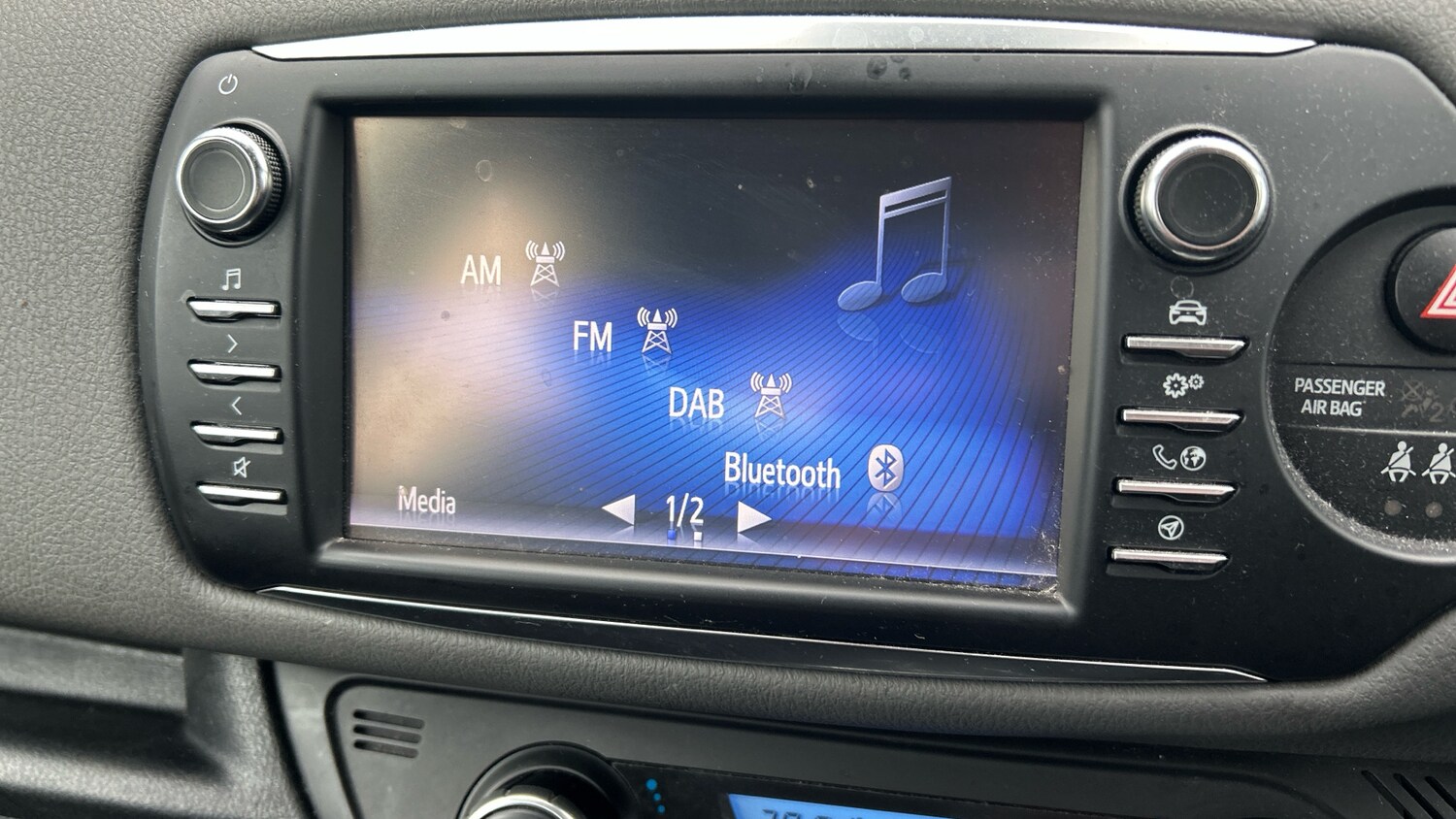 Used Toyota Yaris 2017 for sale - 77833163: Photo 30