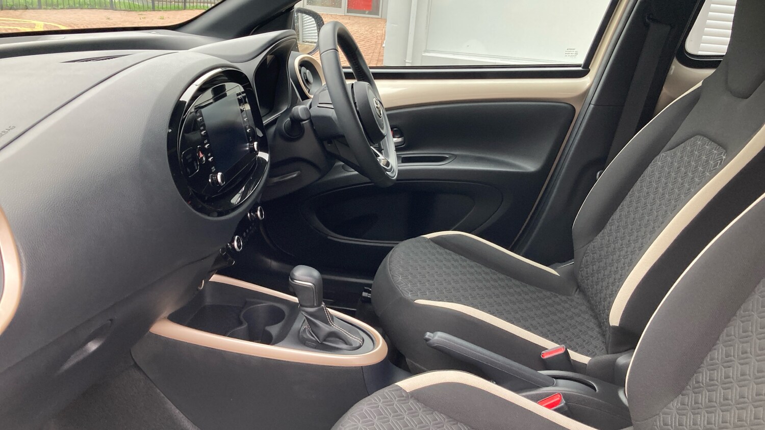 Used Toyota Aygo X 2022 for sale - 77380607: Photo 10