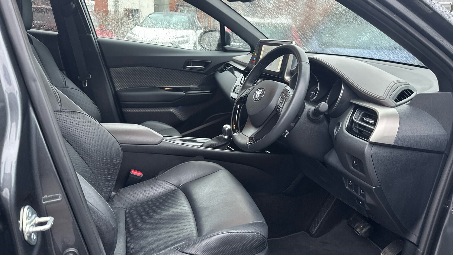 Used Toyota C-HR 2023 for sale - 77528537: Photo 11