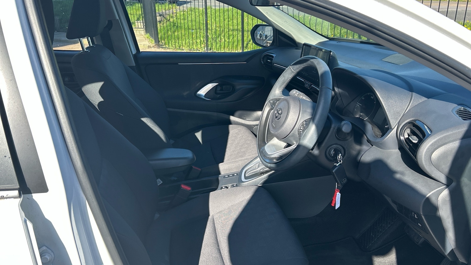 Used Toyota Yaris 2024 for sale - 77950326: Photo 11