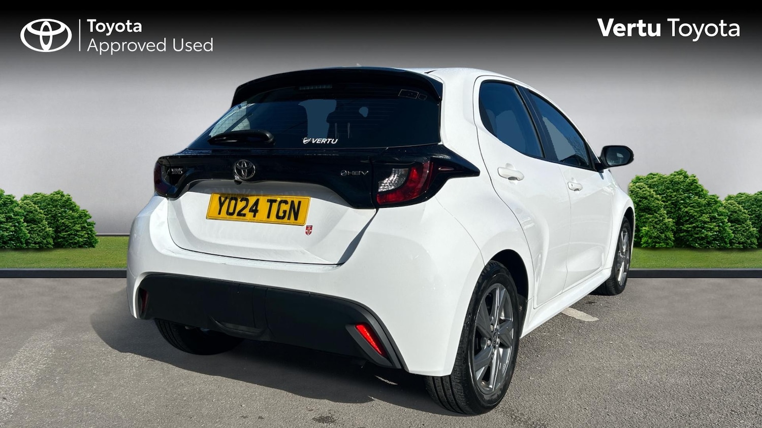 Used Toyota Yaris 2024 for sale - 77950326: Photo 2