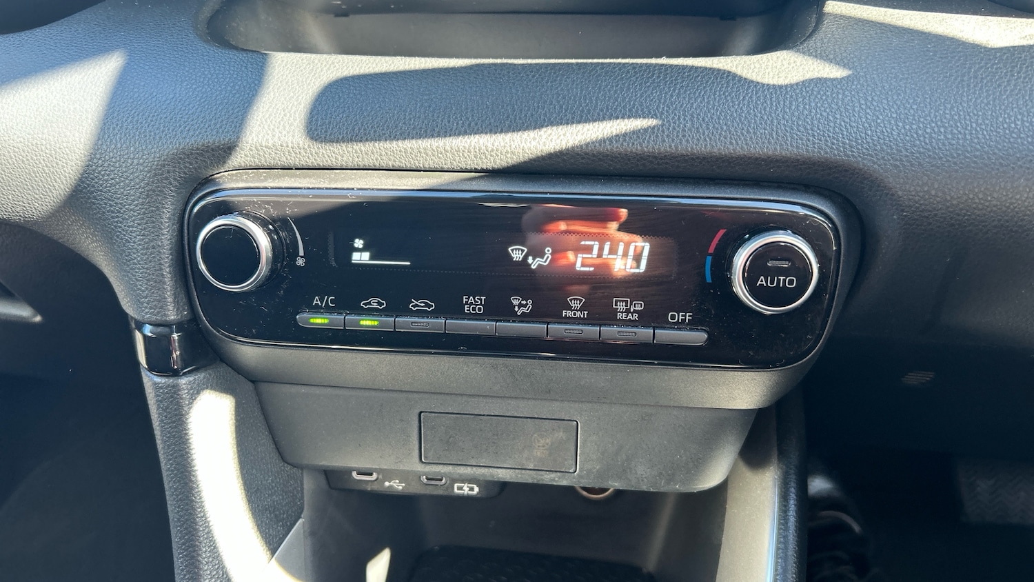 Used Toyota Yaris 2024 for sale - 77950326: Photo 29