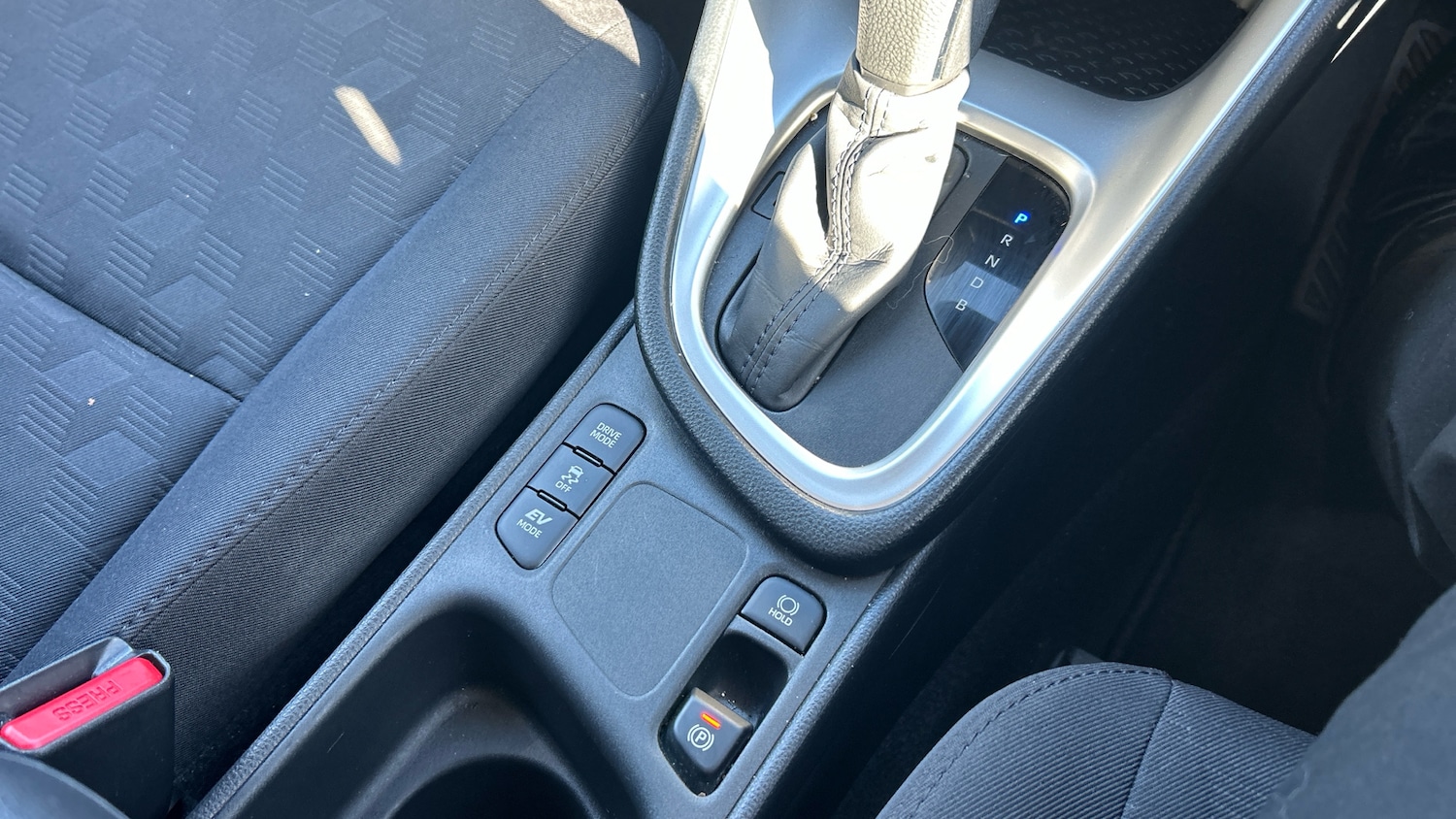 Used Toyota Yaris 2024 for sale - 77950326: Photo 31