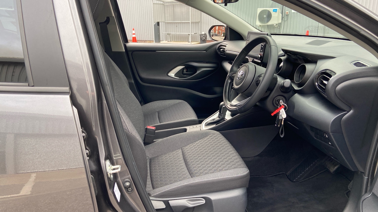 Used Toyota Yaris 2023 for sale - 76344527: Photo 11