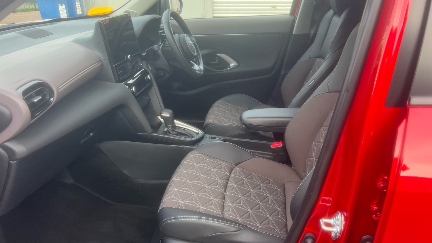 Used Toyota Yaris Cross 2025 for sale - 76428587: Photo 10