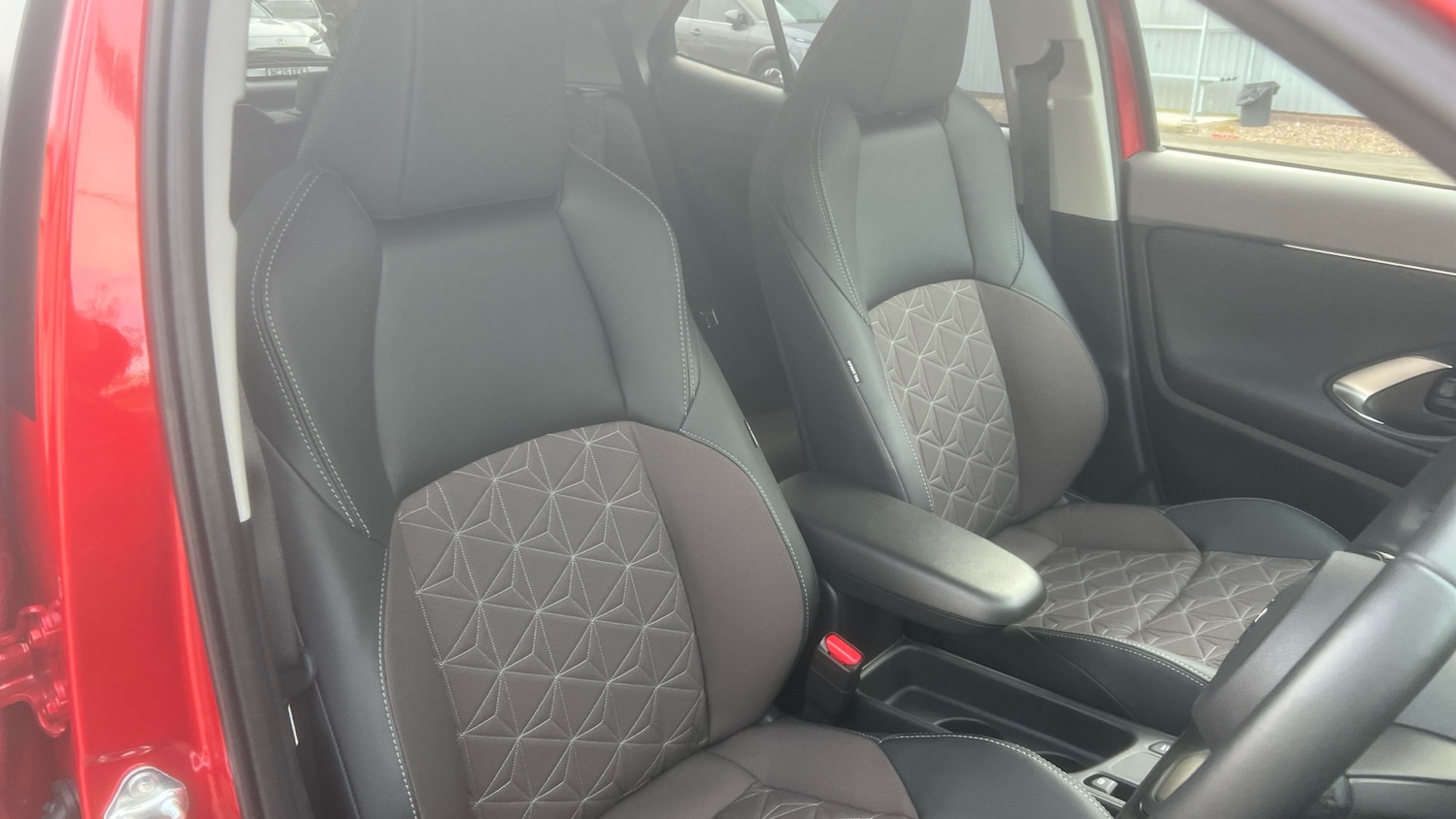 Used Toyota Yaris Cross 2025 for sale - 76428587: Photo 36