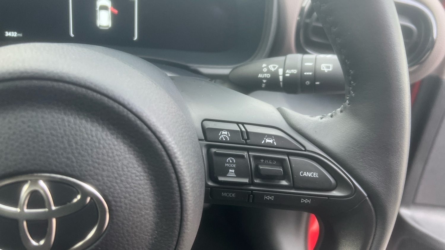 Used Toyota Yaris Cross 2025 for sale - 76428587: Photo 39