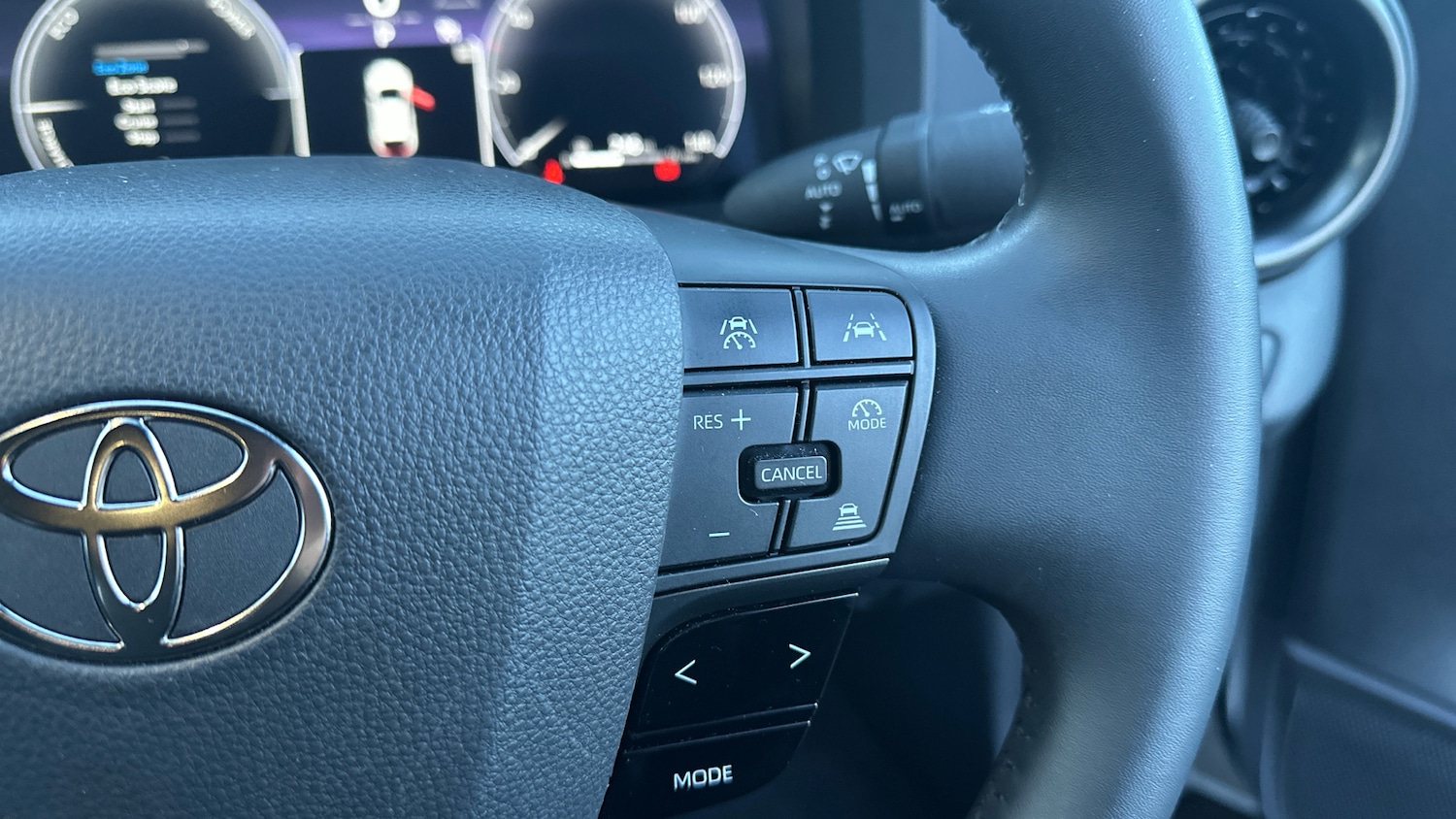 Used Toyota C-HR 2023 for sale - 77220700: Photo 27