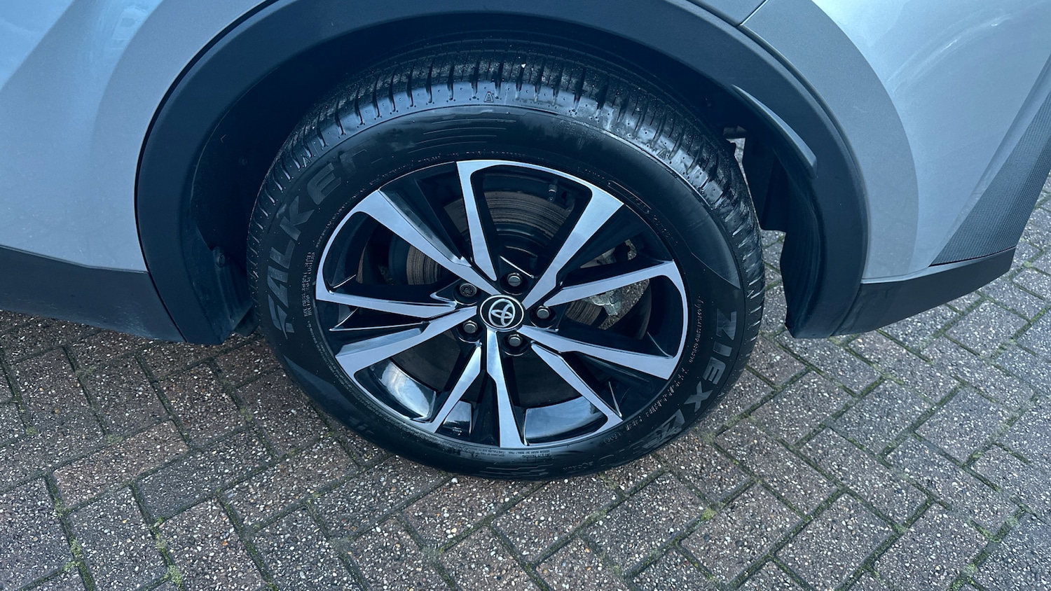 Used Toyota C-HR 2023 for sale - 77220700: Photo 36