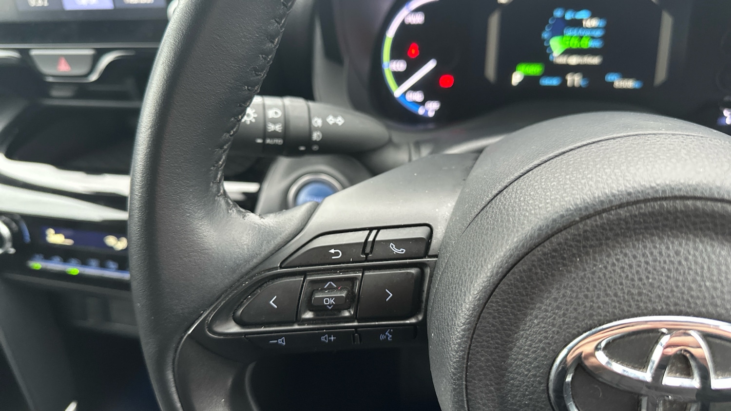 Used Toyota Yaris Cross 2023 for sale - 77702583: Photo 25